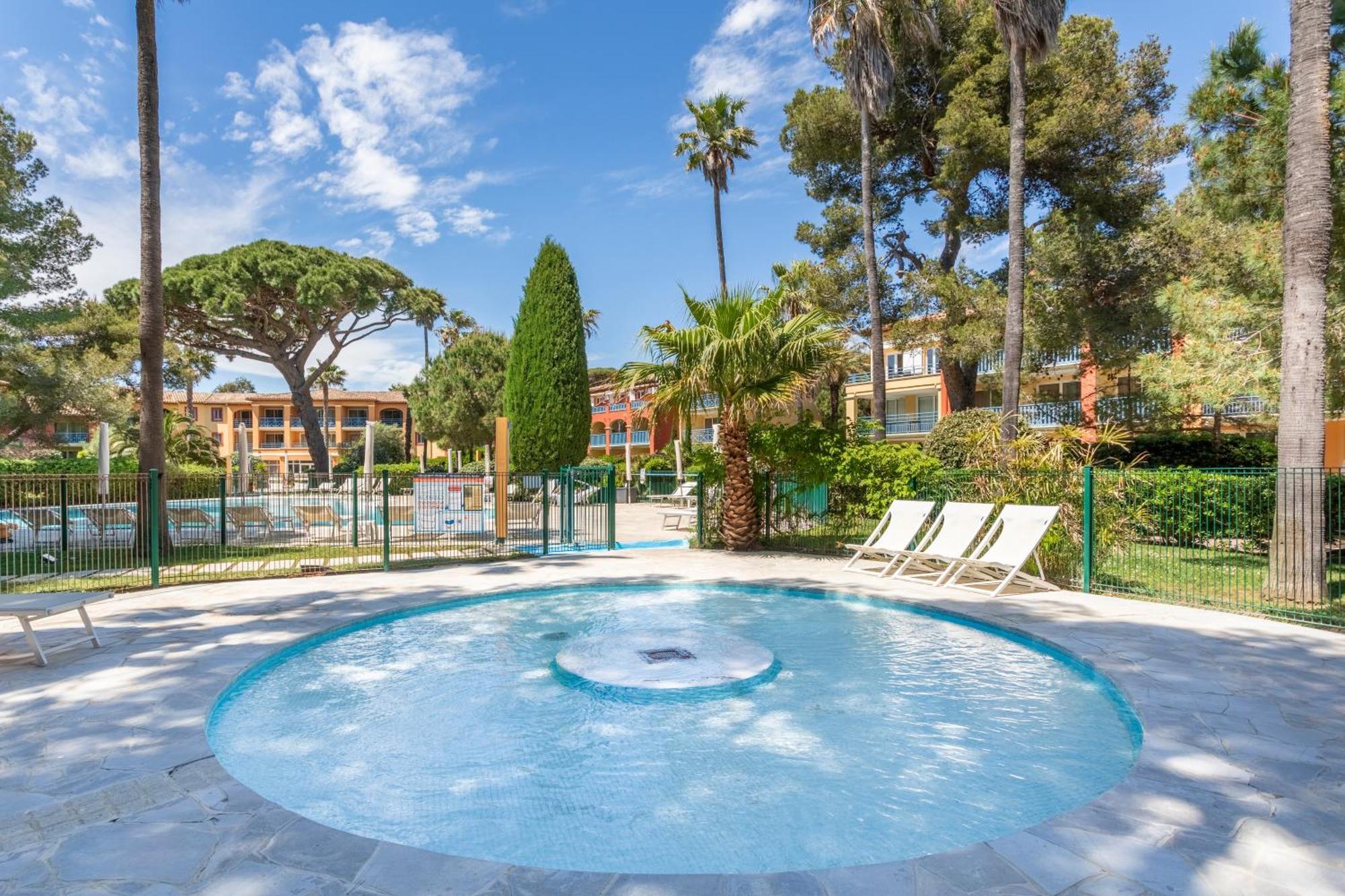 Residence Pierre & Vacances La Pinede 히에레 외부 사진